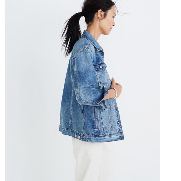 Madewell The Oversized Jean Jacket in Capstone Wash Blue - Picture 4 of 16